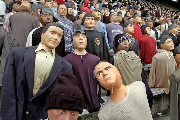 spectators-are-mannequins-bizarre-things