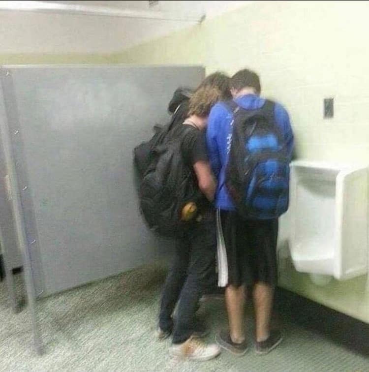 three-guys-using-one-urinal-baffling-situations