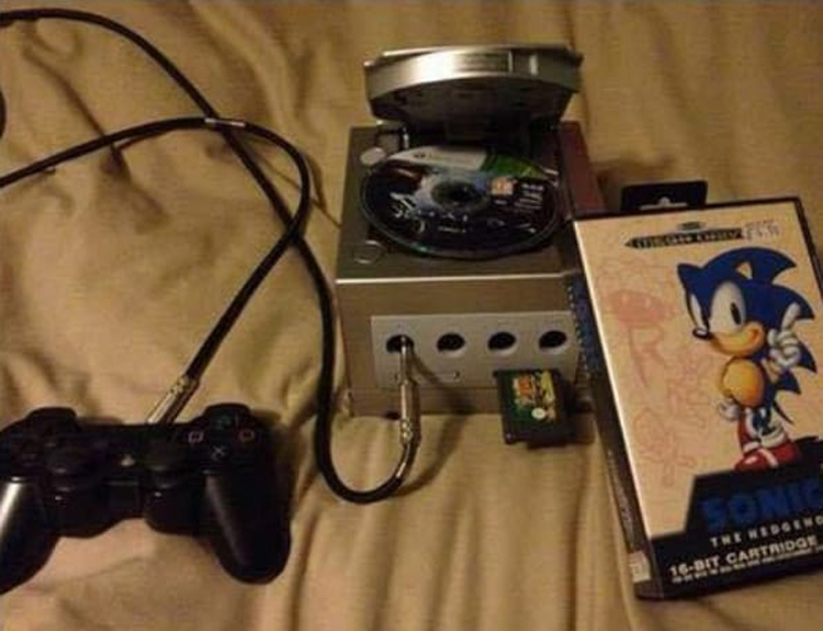 gamecube-psp-sega-hilariously-unsettling-photos