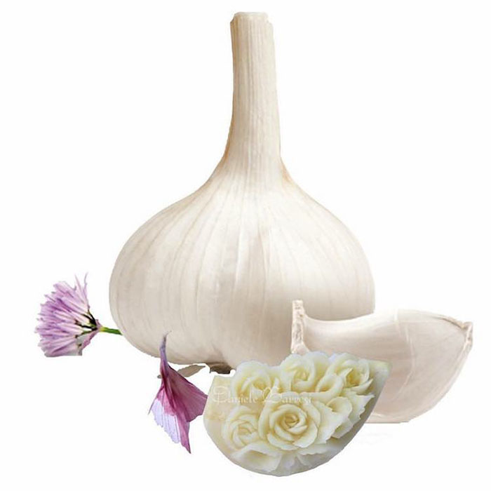 daniele-barresi-food-carving-garlic