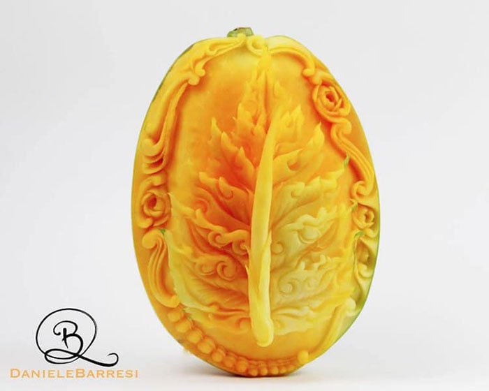 daniele-barresi-food-carving-mango