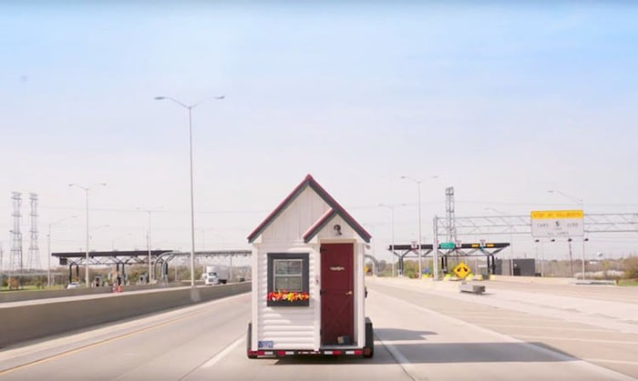 moving tiny home down highway