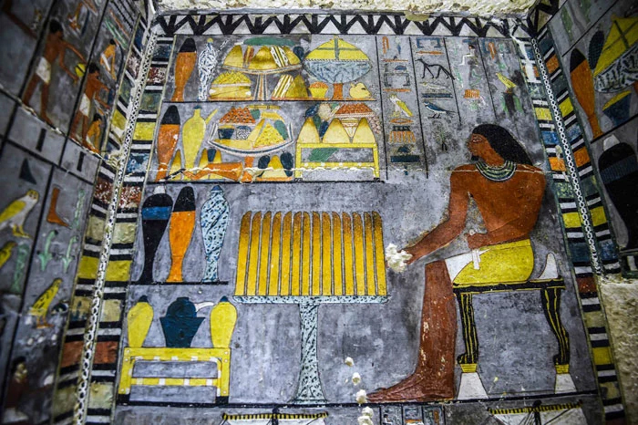 khuwy tomb depictions