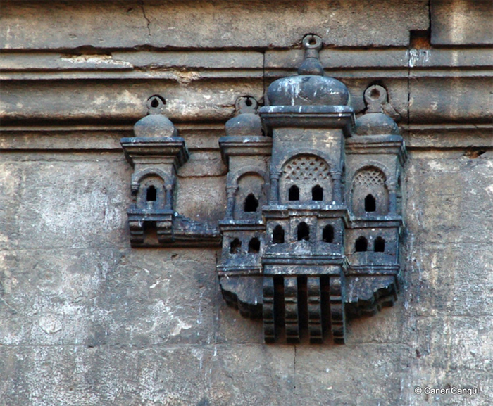 ottoman-style birdhouse