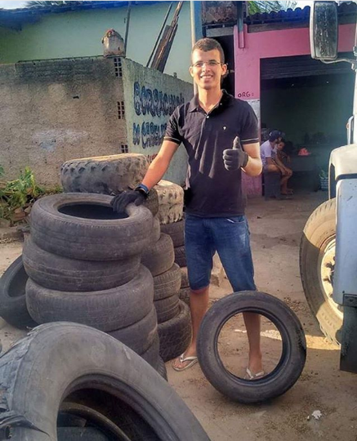 amarildo silva filho upcycles old tires