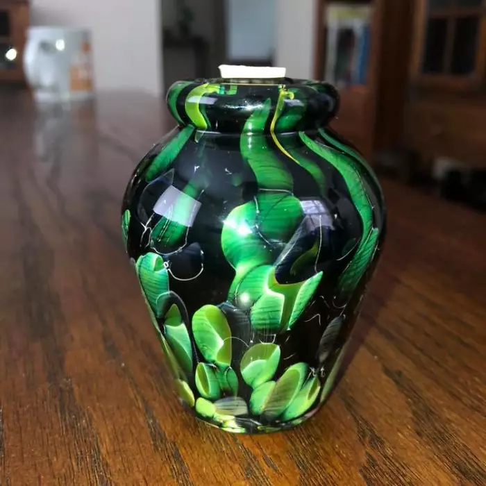 cremation ashes urn