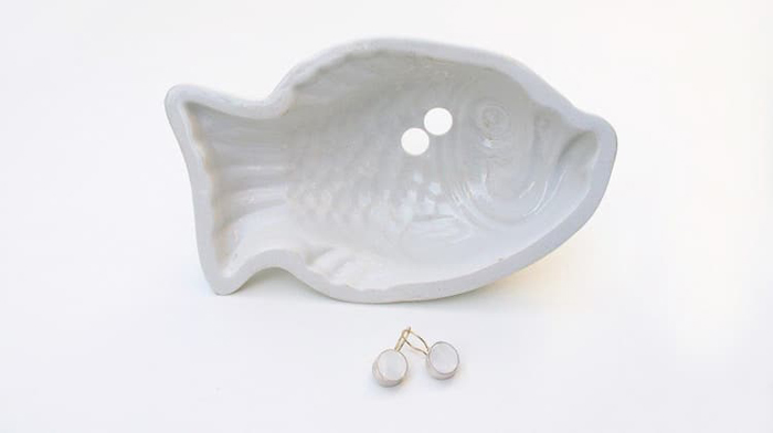 gesine hackenberg ceramic jewelry ceramic fish earring