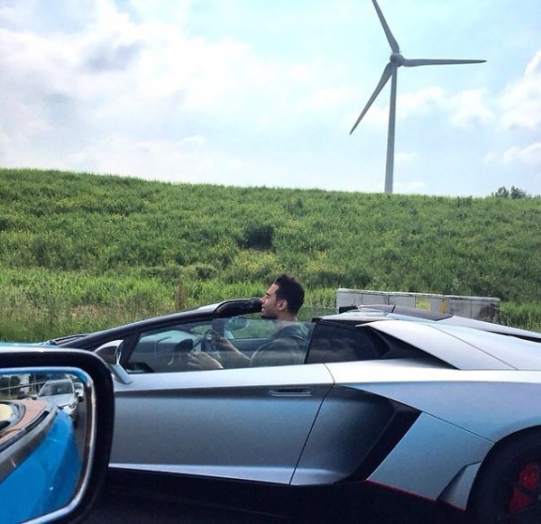 tall people struggles aventador