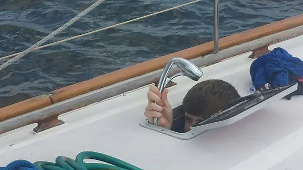 tall people struggles boat