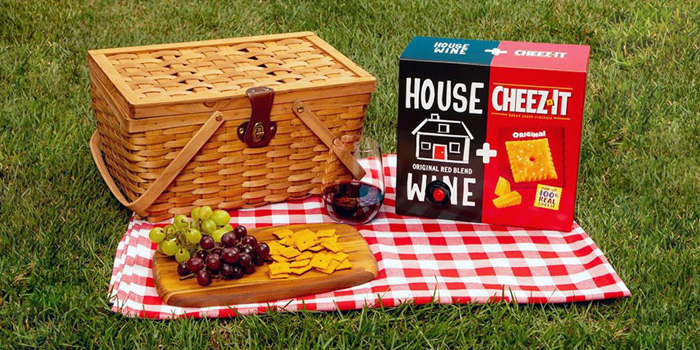 house wine and cheez-it combo box