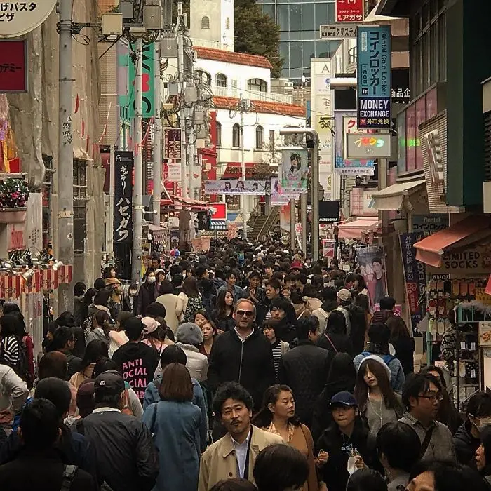 VysokÃ­ Ä¾udia majÃº problÃ©my s Japonskom