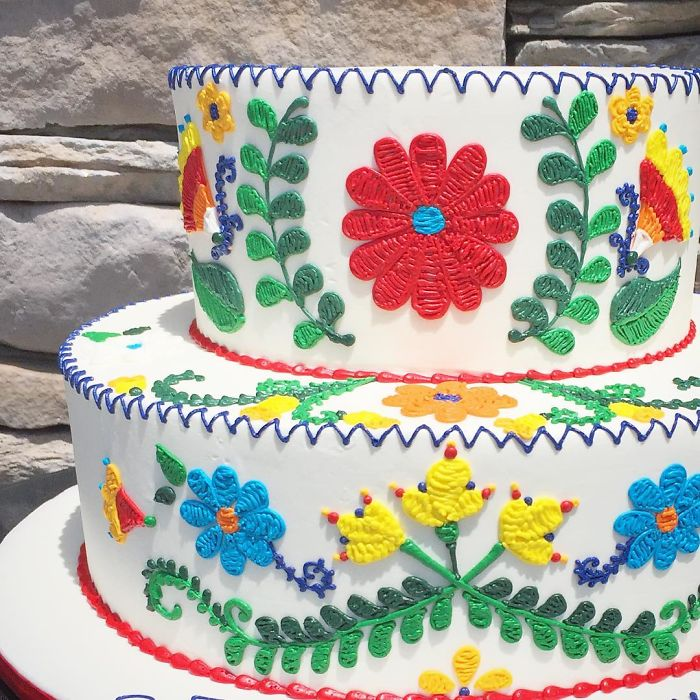 large layer symmetric flowers embroidered patterns in cakes leslie vigil