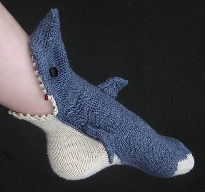 lisa grossman shark socks knit pattern