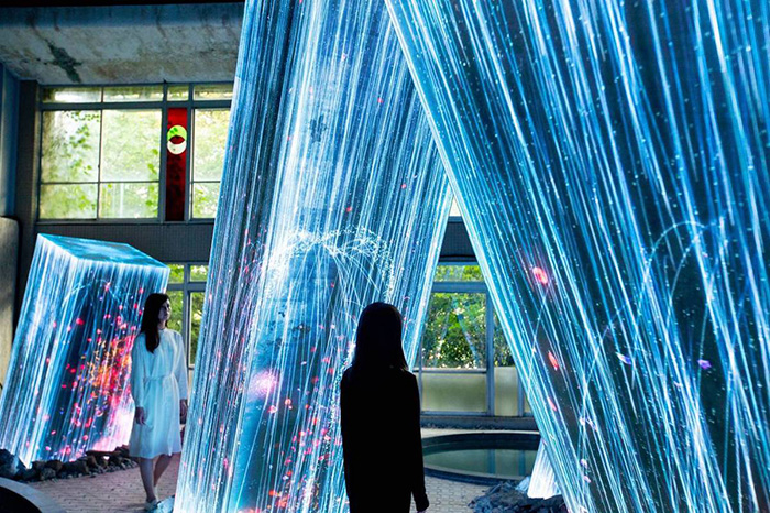 teamlab megaliths in the bath house visitor interaction
