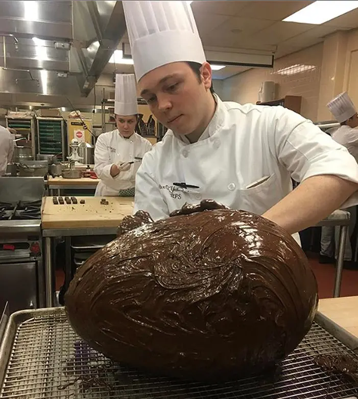 yeatts making giant chocolate geodes