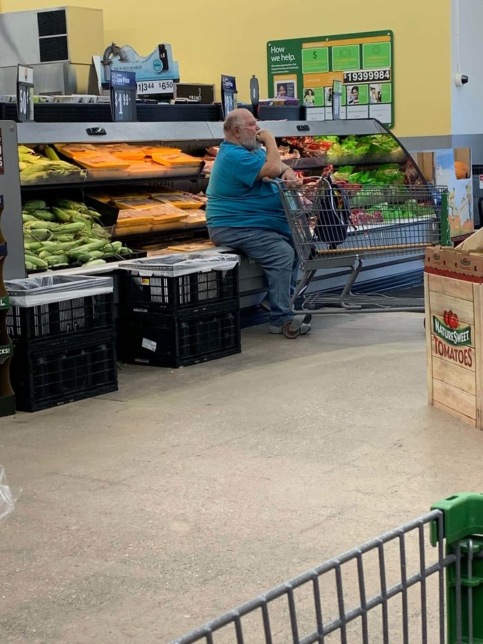 bad customers sitting on raw chicken