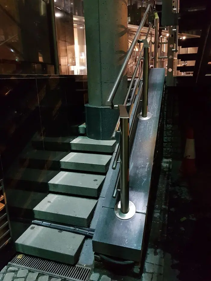 bad stair designs pillar center