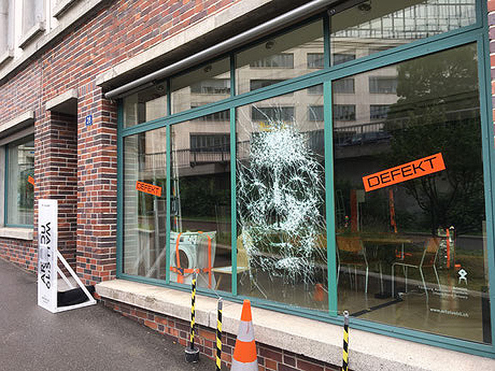 simon berger defekt shattered glass art switzerland