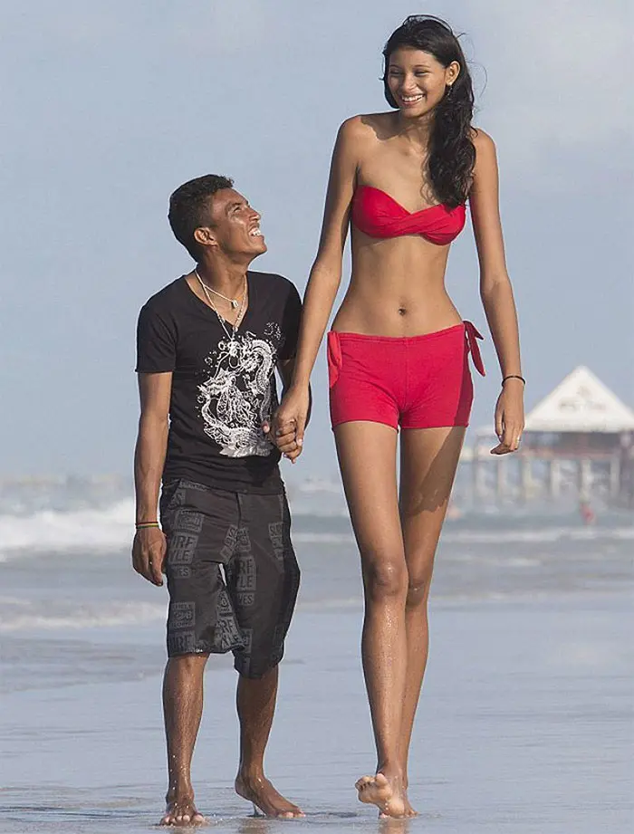 tall people with short people elisany silva