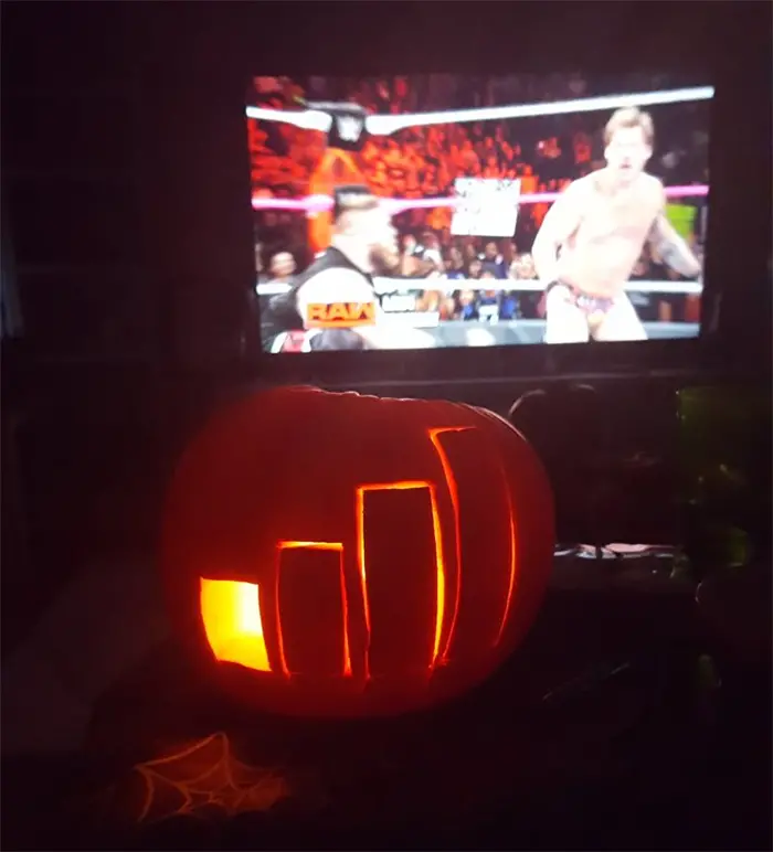 Pumpkin with One Signal Bar Carving