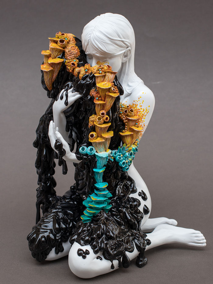 Weeping Women Sculptures by Stephanie Kilgast 11