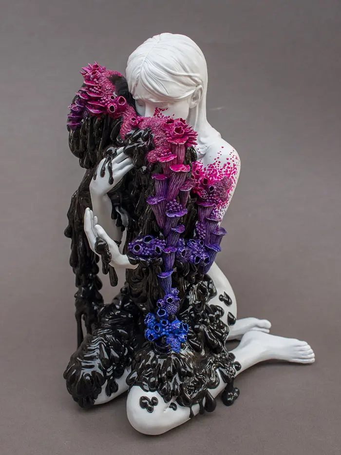 Weeping Women Sculptures by Stephanie Kilgast 5