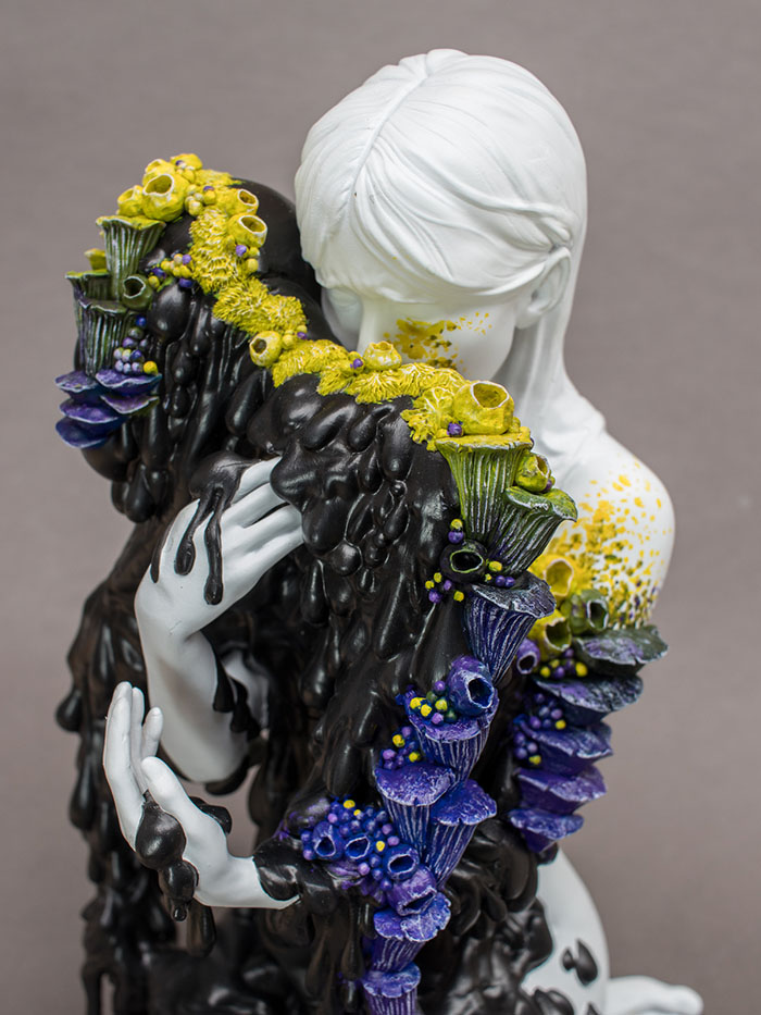 Weeping Women Sculptures by Stephanie Kilgast 9