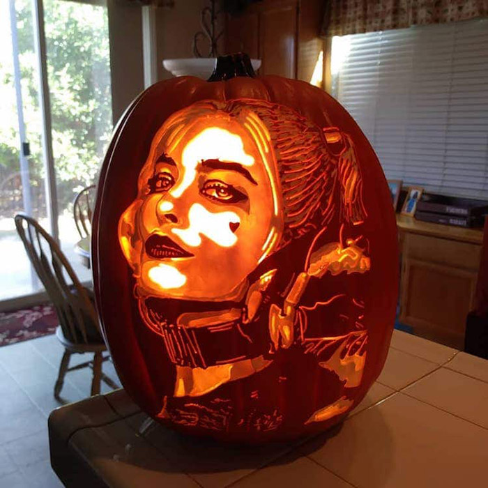 cool pumpkin carving harley quinn