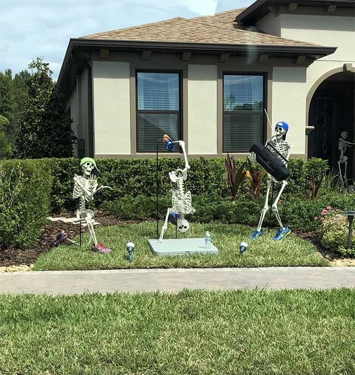 halloween skeletons breakdancing