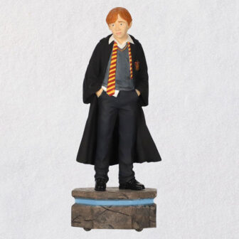 This Hogwarts Tree Topper Is Perfect For Harry Potter Fans This Christmas