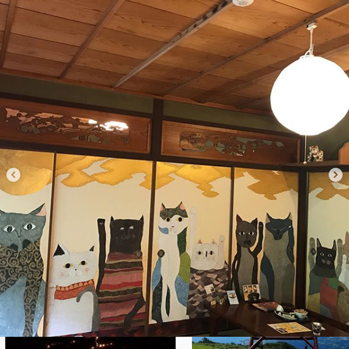 nyan nyan ji cat shrine in japan cat-themed cafe