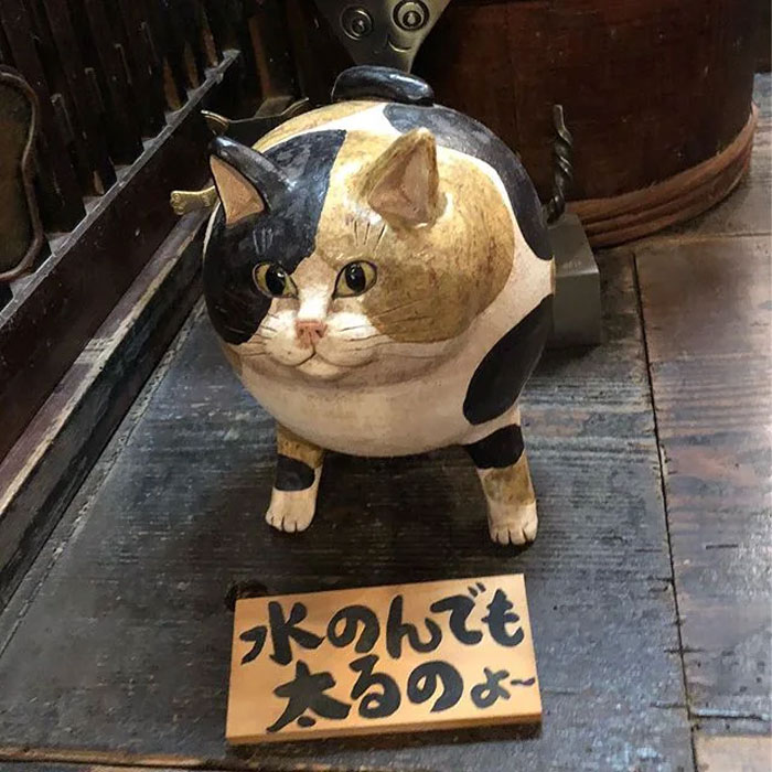 nyan nyan ji cat shrine in japan statue