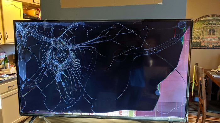 worst delivery drivers tv screen shattered