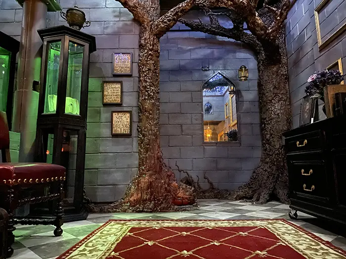 Harry Potter-inspired Bedroom Tree Pillars and Brick Wall