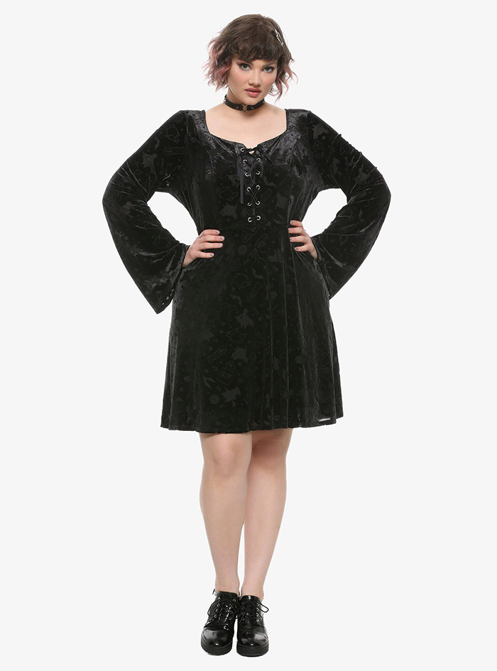 Hocus Pocus Clothing Collection Black Velvet Sleeve Dress plus size model