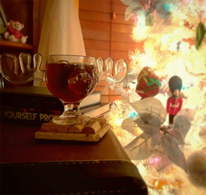 National Lampoon's Christmas Vacation Moose Glass Filled with Wine