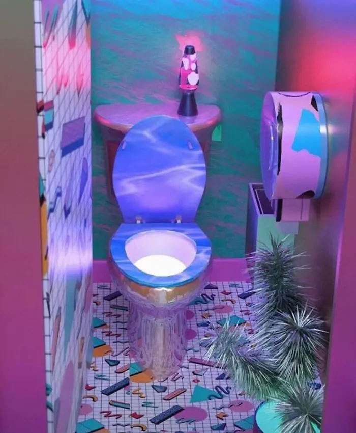Retro-themed Bathroom