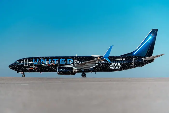 United Airlines' Star Wars-themed Boeing 737 Plane Light Side