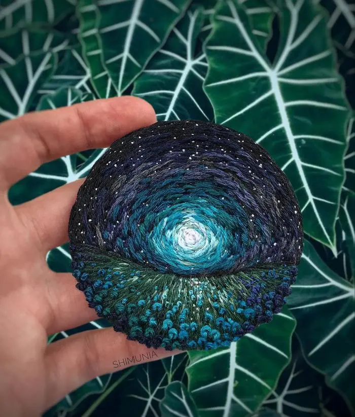 embroidery painting moon