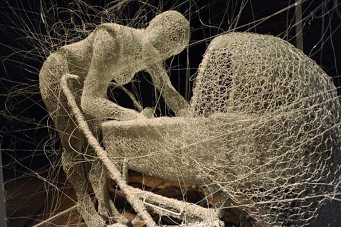 nadia zubareva steel wire sculptures mama