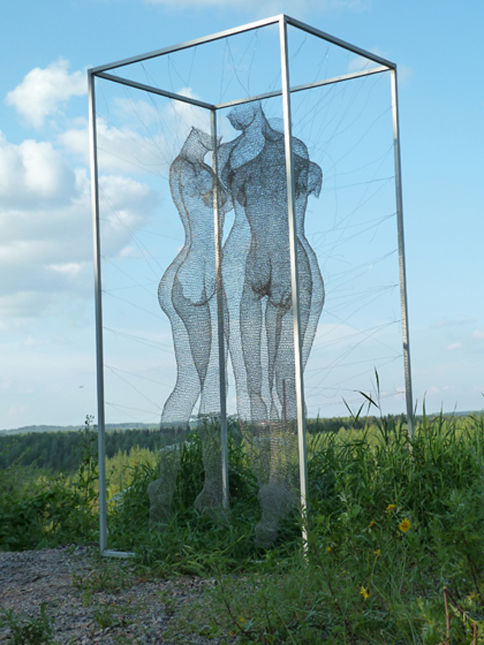 nadia zubareva steel wire sculptures the three graces