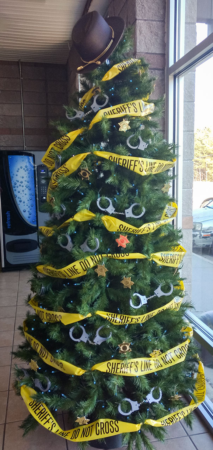 creative christmas tree ideas sheriff office