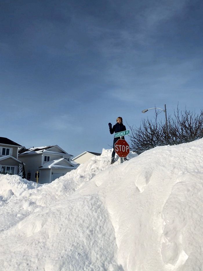 30 Photos Showing How Canadians Are Dealing With The Crazy Blizzard