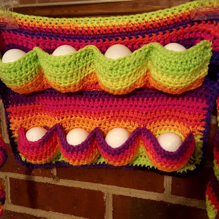 egg-cellent apron different yarn colors