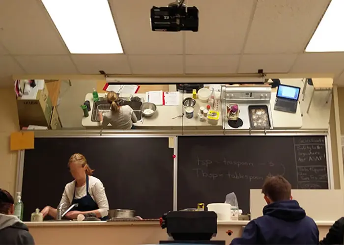 genius school ideas mirror ceiling