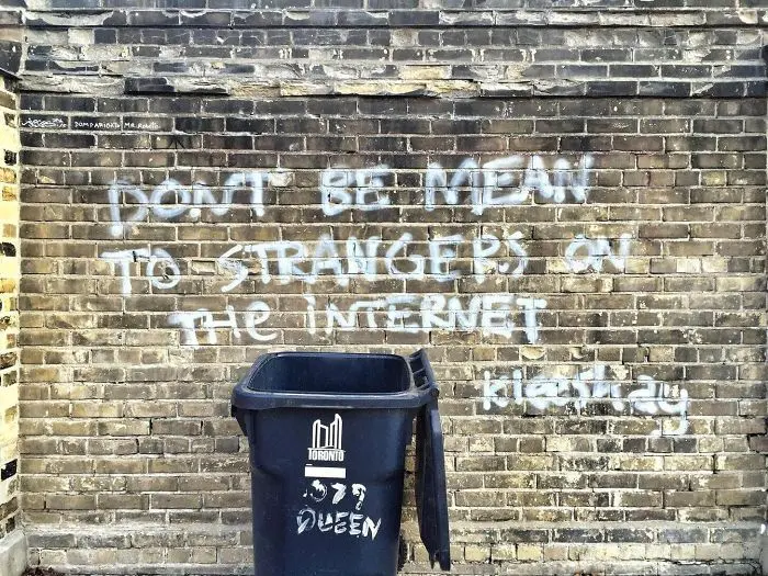 hilariously polite graffiti be kind to internet people