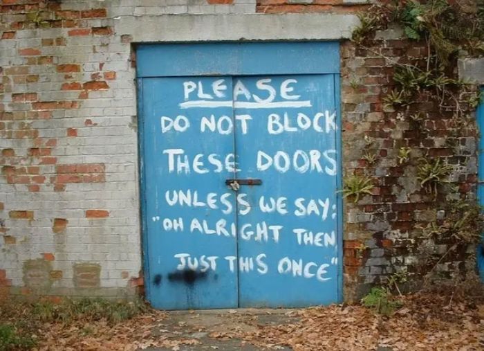 hilariously polite graffiti block these doors