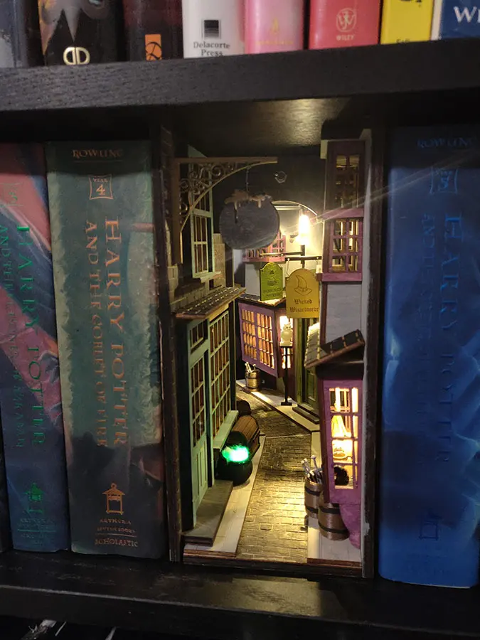 diagon alley bookshelf insert