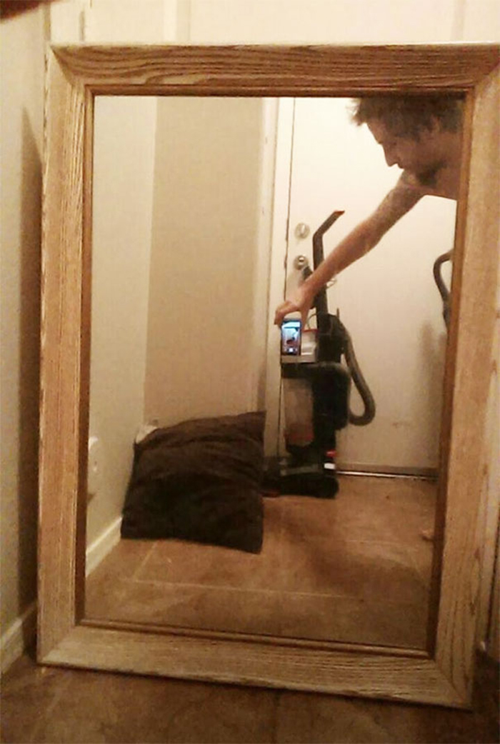 people trying to sell mirrors vacuum