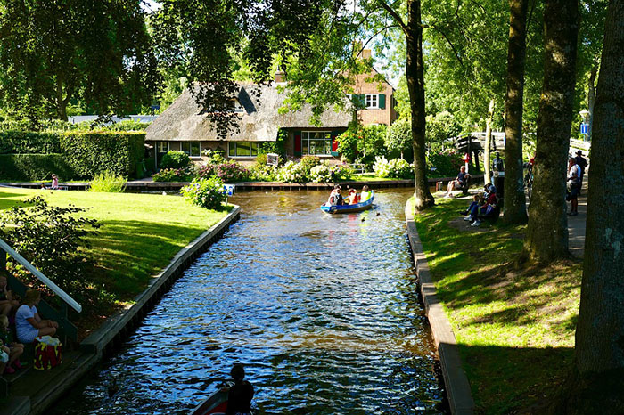 Giethoorn no roads